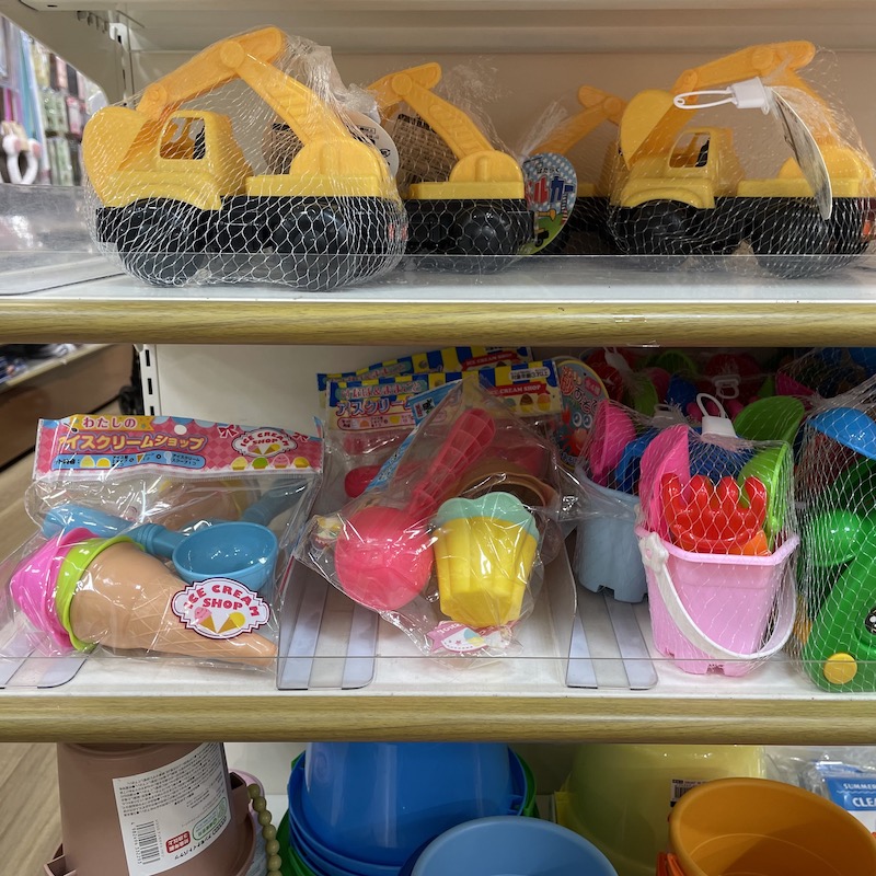砂場セットは100均で買えるかセリアのおもちゃ売り場に売ってるか販売状況を調査